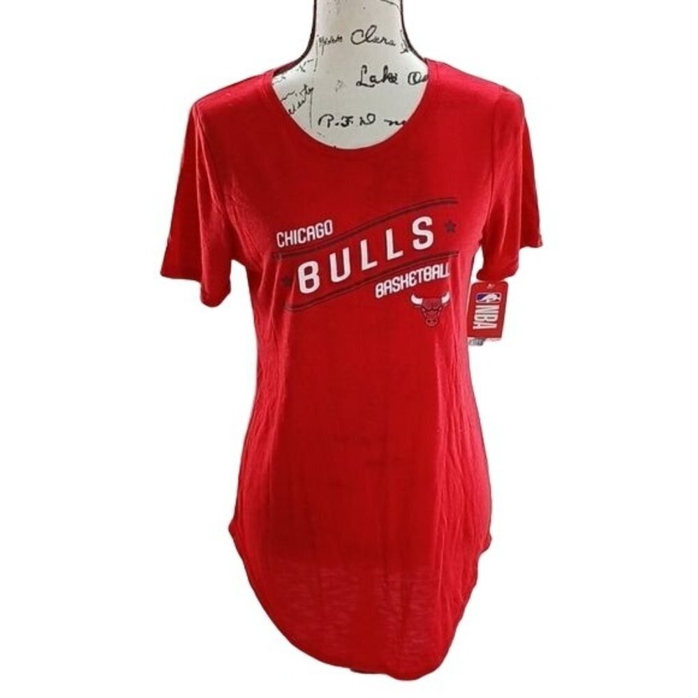 NBA Womens T Shirt Chicago Bulls Graphic Tee Red Short Sleeve Size M